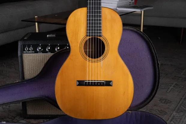 Vintage 1920s Martin 00-18 acoustic guitar