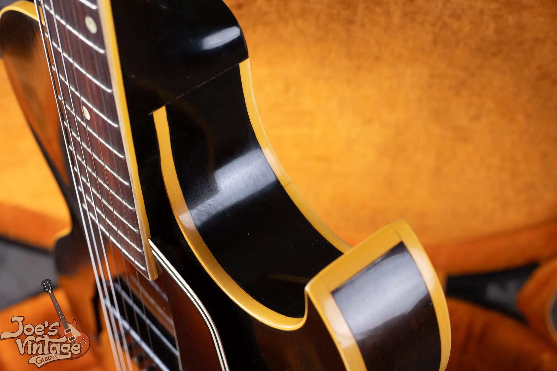 Florentine cutaway and bound body edge on a 1958 Gibson ES-225T