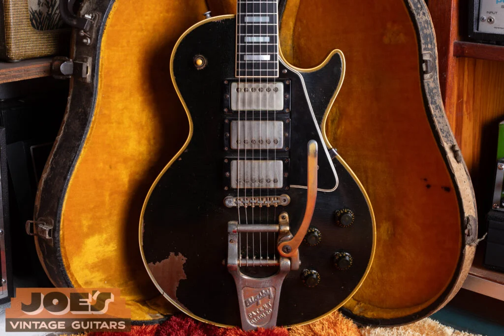 Black Gibson Les Paul Custom representing the Custom family