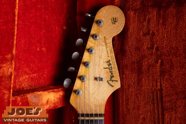 Small headstock and spaghetti logo on a 1962 Fender Stratocaster