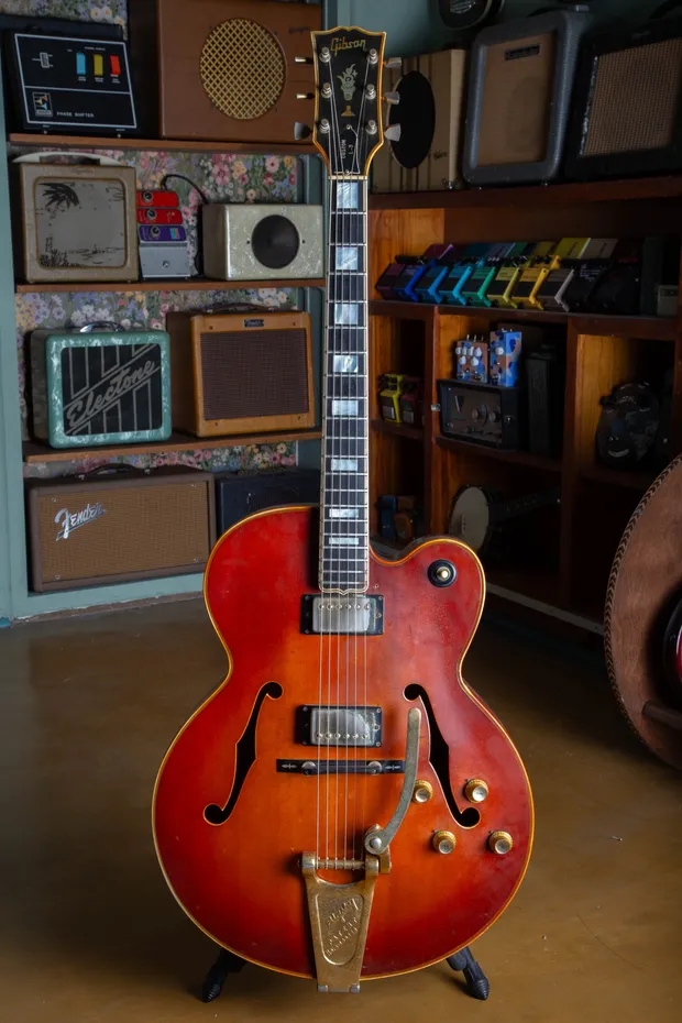 Vintage Gibson L-5CES archtop guitar