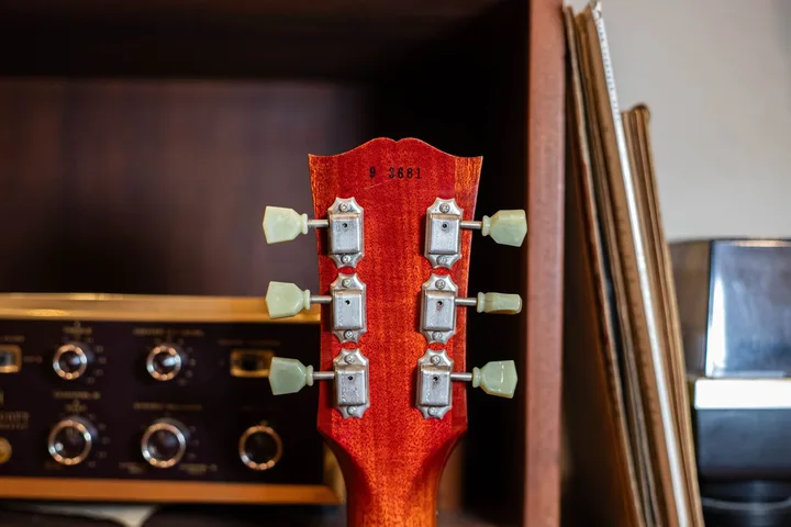Historic Gibson Les Paul reissue with ink serial 9 3681